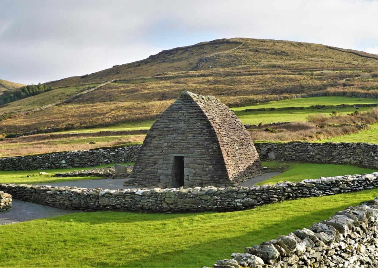 Hotel Ceann Sibeal Dingle Exterior photo